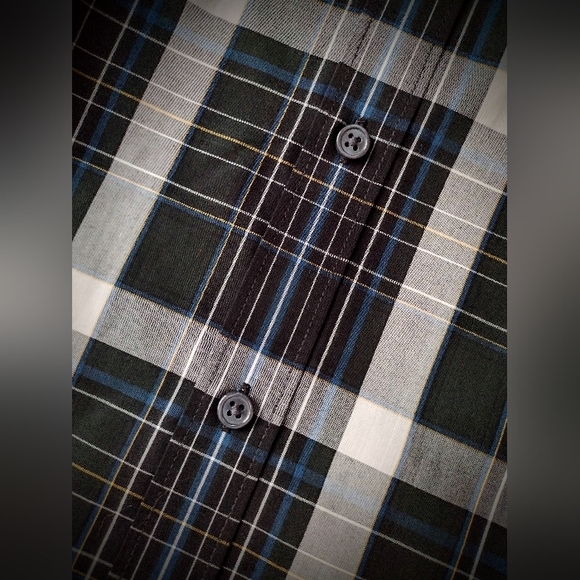 NWT Van Heusen Classic Fit Large 16-16.5 Long Sleeve Button-Down Shirt - Picture 8 of 9